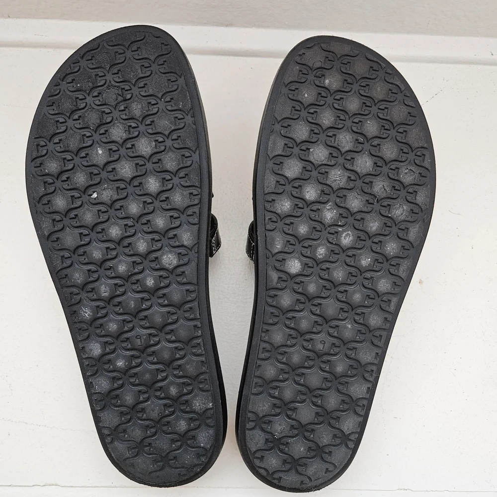Sam Edelman Black Leather Slide Sandals with Contrast Stitching - Picture 2 of 3